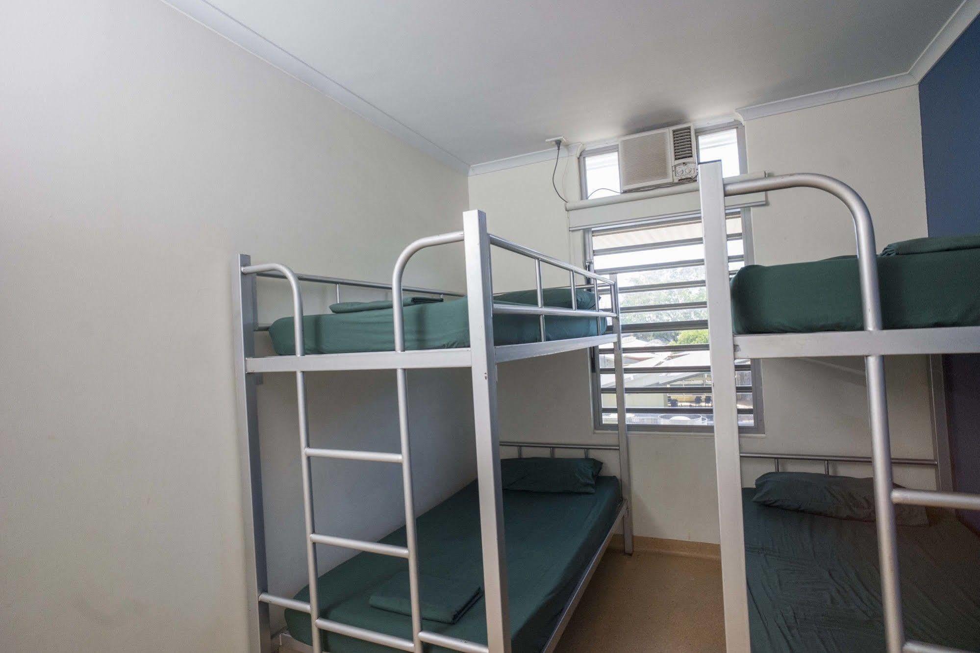 Hostel Melaleuca On Mitchell - Yha