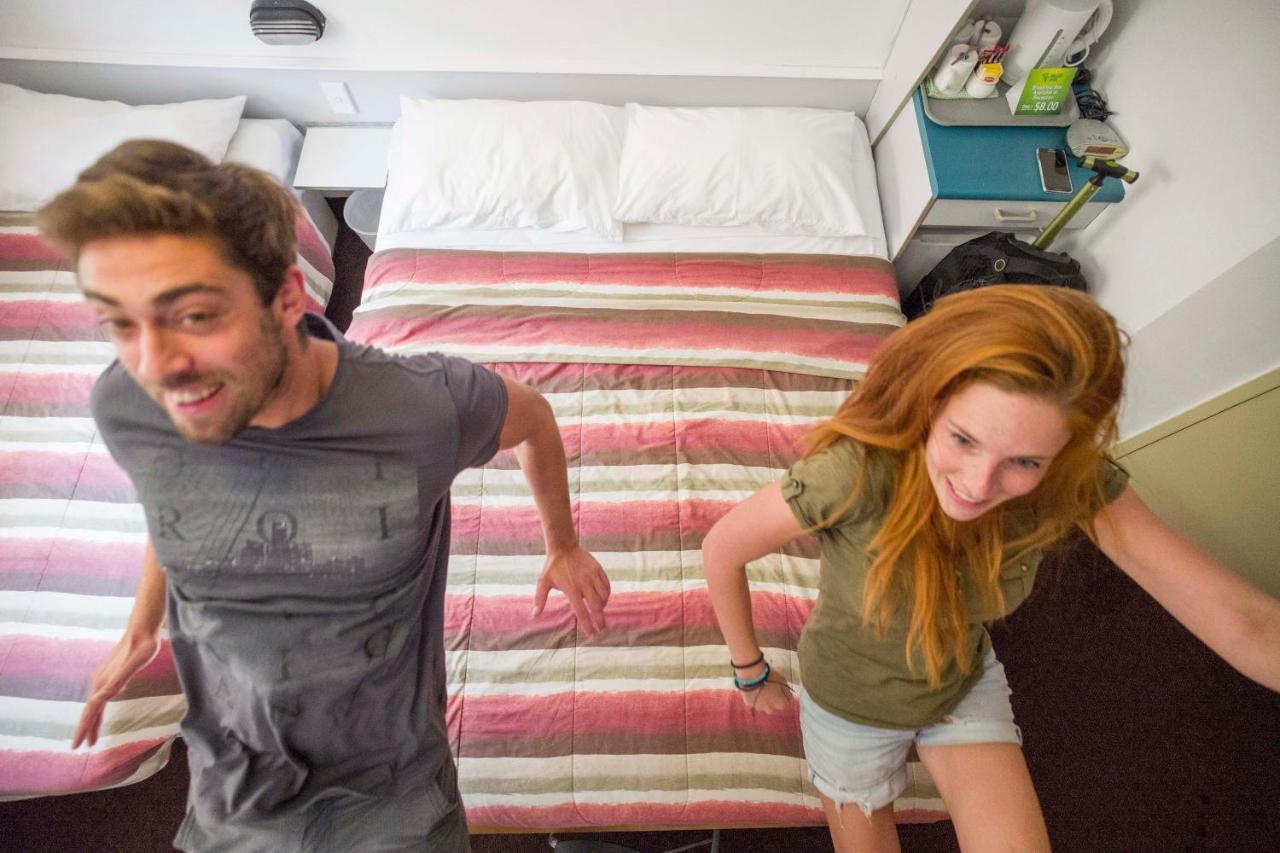 Hostel Melaleuca On Mitchell - Yha
